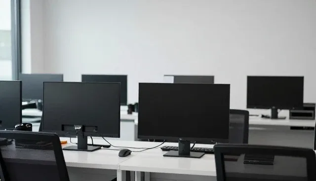 软件选型中环境适应性的关键考量